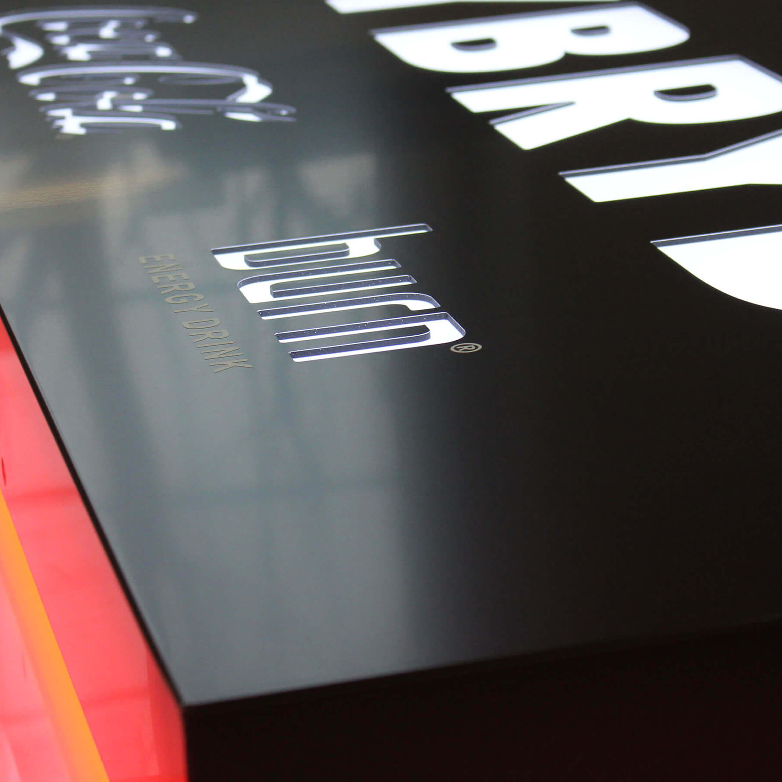 Kaseton Reklamowy Dibond Białe Napisy LED Płaski Czarny Biały Mat Połysk